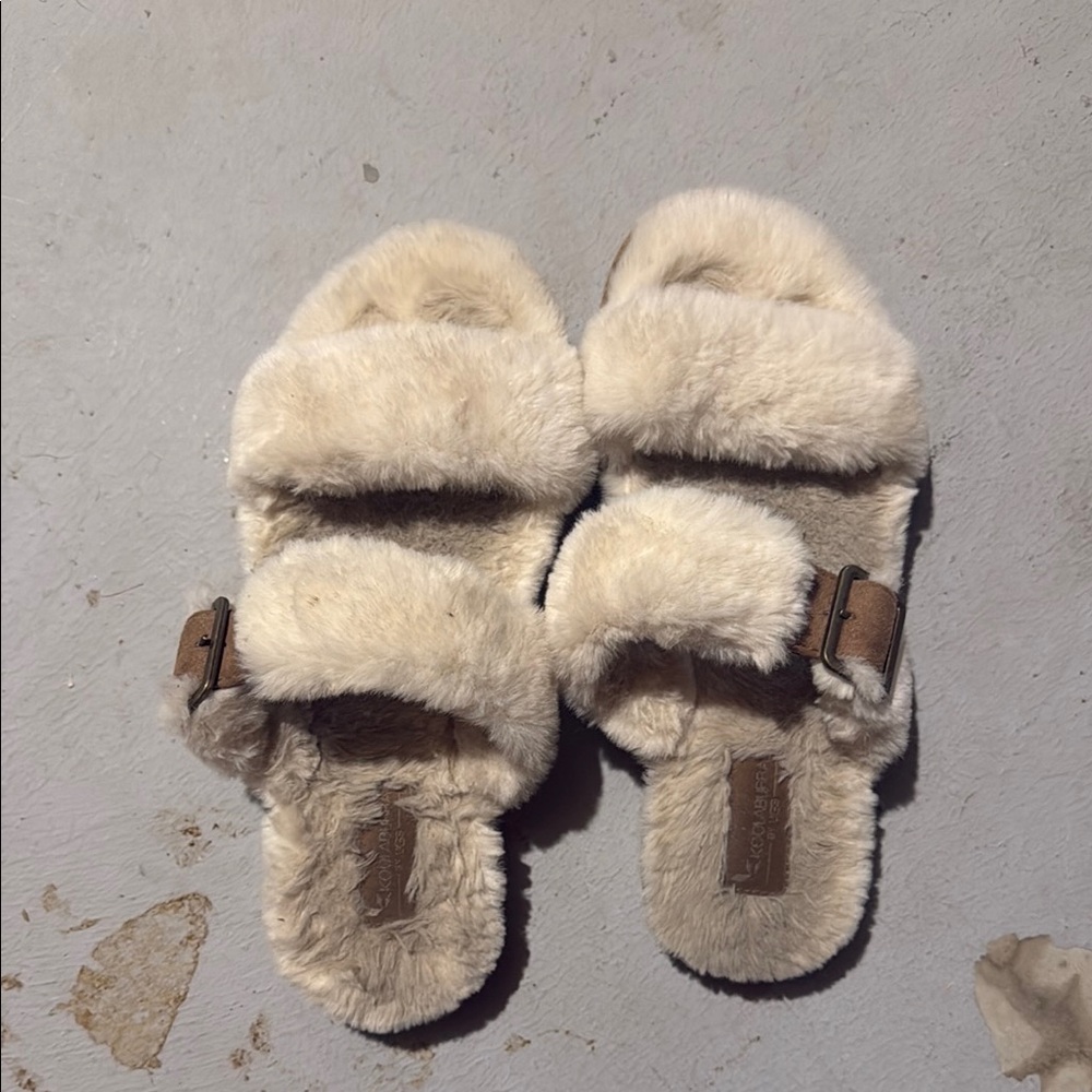 UGG Cream Fluffy Slippers